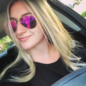 Meet your Posher, Crystal